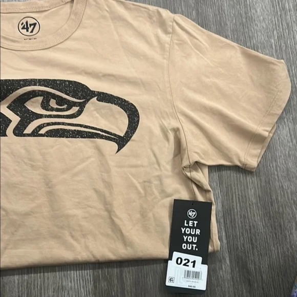 New 47 Tan color Seattle Seahawks Logo Men's Shirt Small - Picture 3 of 4